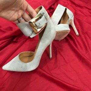 Idoré heels with gold buckle